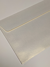 Load image into Gallery viewer, Chameleon Light Gold C6